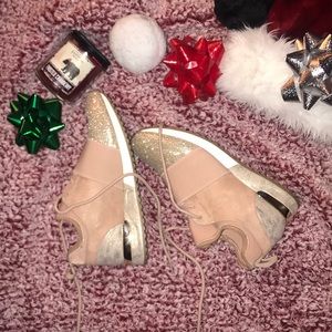 !BRAND NEW! Never worn Shoedazzle sparkle sneaker